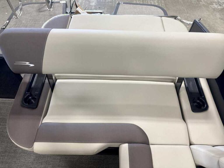 2026 Bennington 22SSB - SPS - Blackout US-ETWS7549H526 [photo 9]